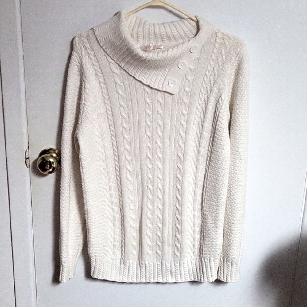 Grenier Women's long sleeves knitted sweater. WHITE, SIZE US MEDIUM
